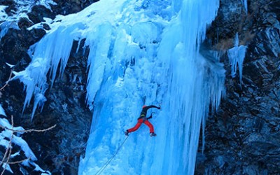 cascate-di-ghiaccio-cogne-rosso